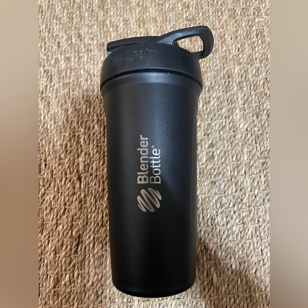 Black Insulated Blender Water Bottle 24oz with Lock
